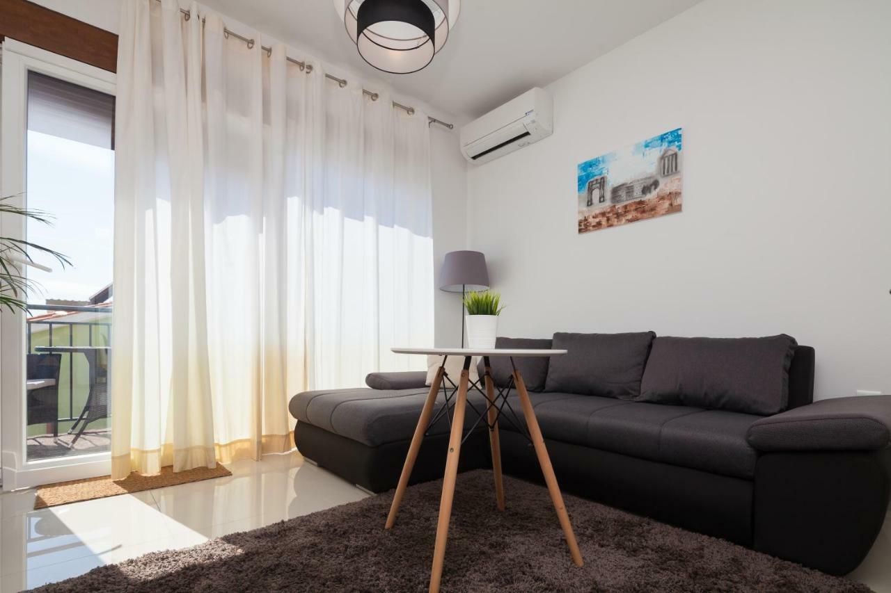 Luxury Apartment With Private Rooftop Terrace Pula Exterior foto