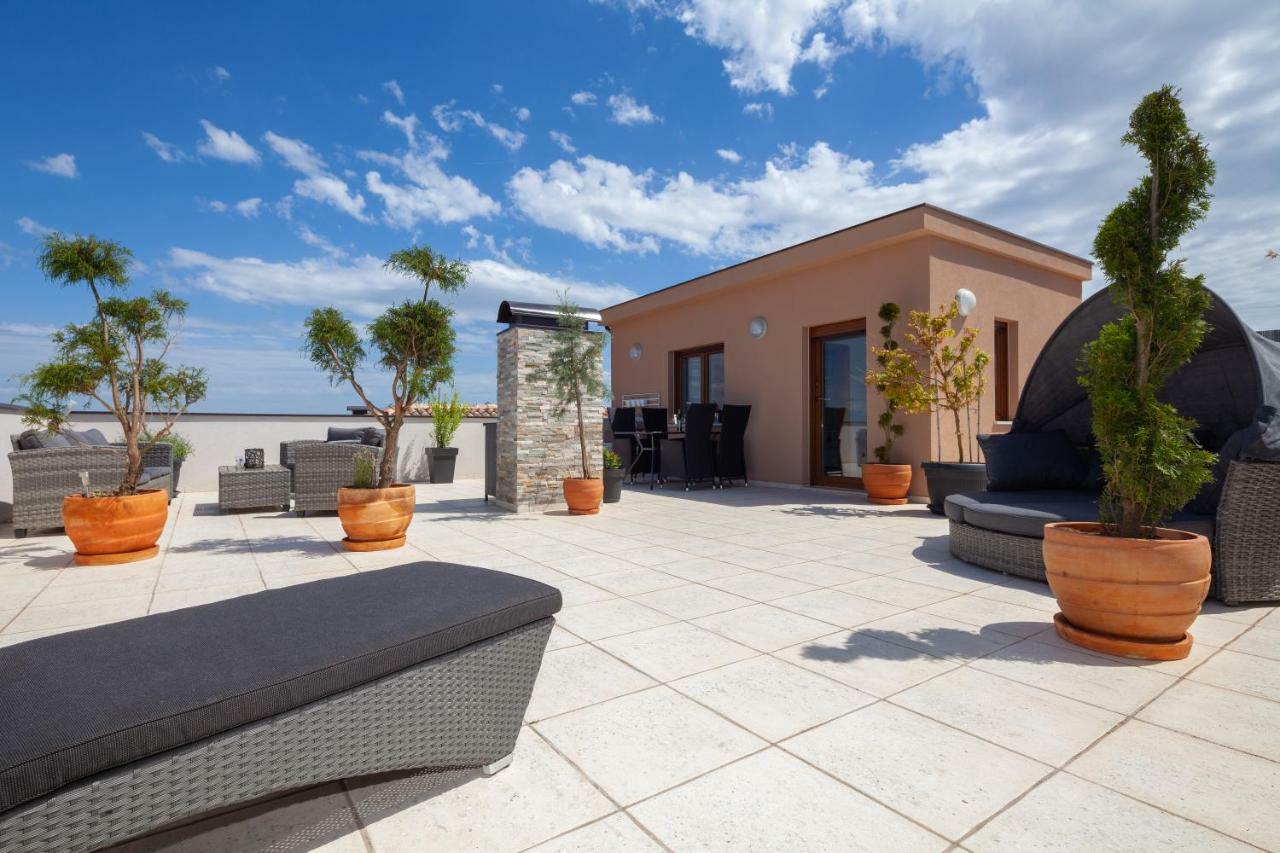 Luxury Apartment With Private Rooftop Terrace Pula Exterior foto