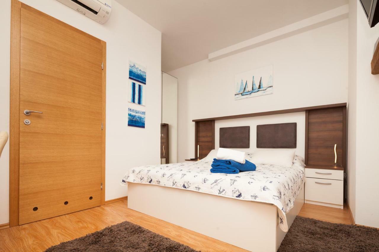 Luxury Apartment With Private Rooftop Terrace Pula Exterior foto
