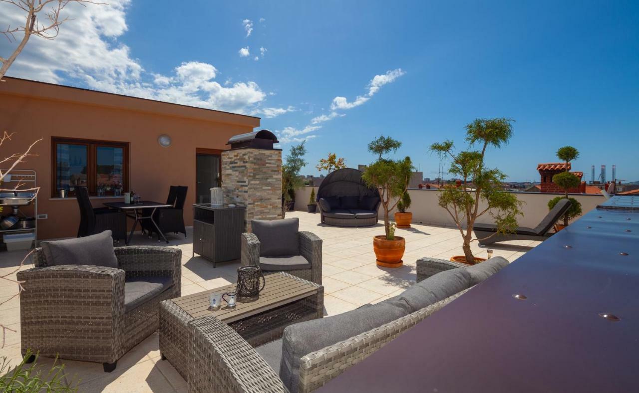 Luxury Apartment With Private Rooftop Terrace Pula Exterior foto
