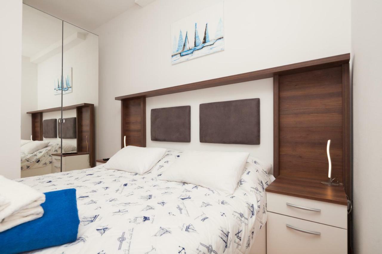 Luxury Apartment With Private Rooftop Terrace Pula Exterior foto