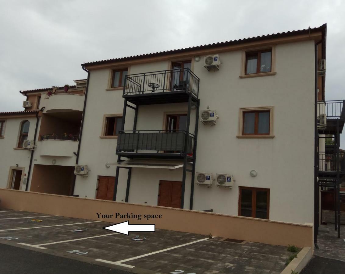 Luxury Apartment With Private Rooftop Terrace Pula Exterior foto